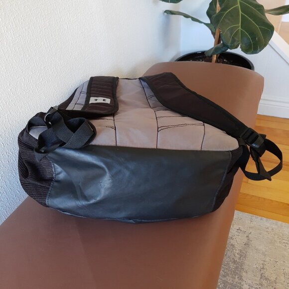 Back pack - Picture 3 of 4